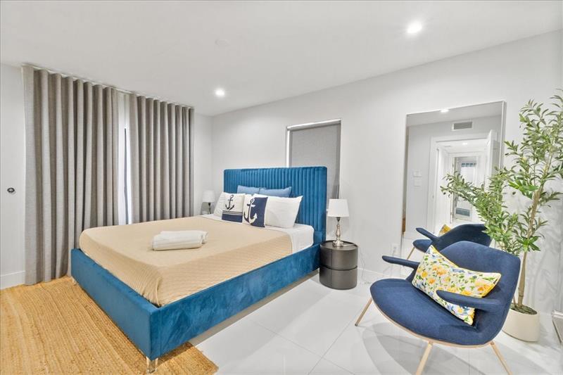 Image 16 of 46 For 2911 Ocean Dr