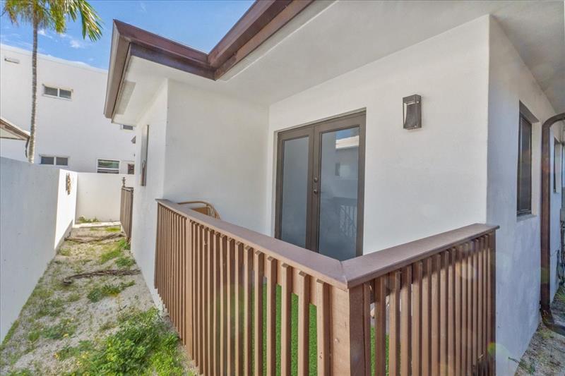 Image 20 of 46 For 2911 Ocean Dr