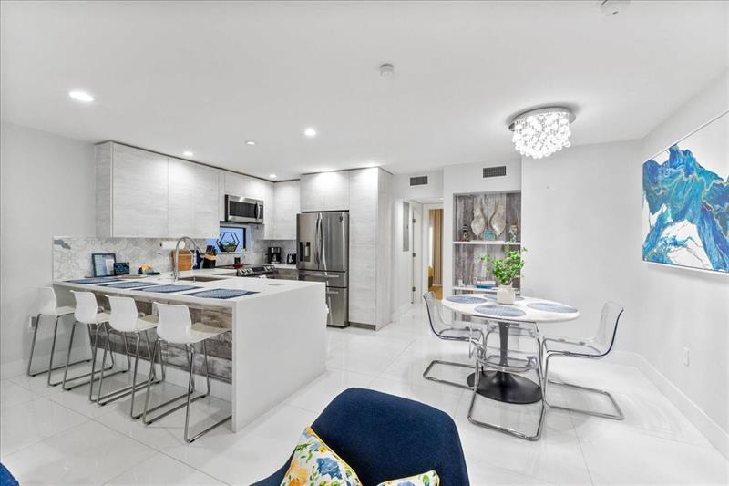 Image 5 of 46 For 2911 Ocean Dr