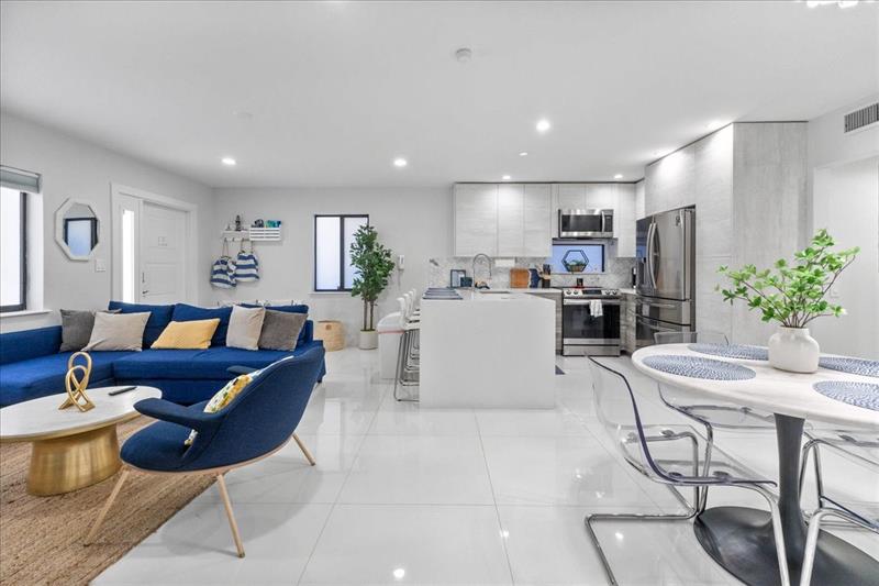 Image 6 of 46 For 2911 Ocean Dr