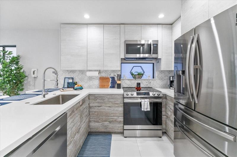 Image 8 of 46 For 2911 Ocean Dr