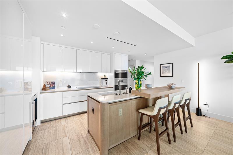 Image 23 of 60 For 525 Fort Lauderdale Beach Blvd  1802