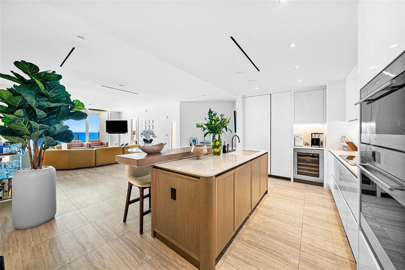 Image 25 of 60 For 525 Fort Lauderdale Beach Blvd  1802