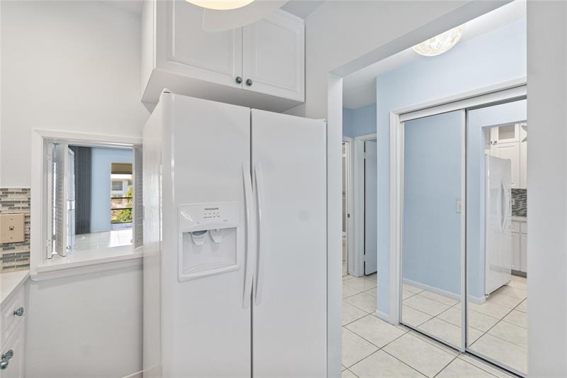 Image 12 of 36 For 2050 39th St  302e