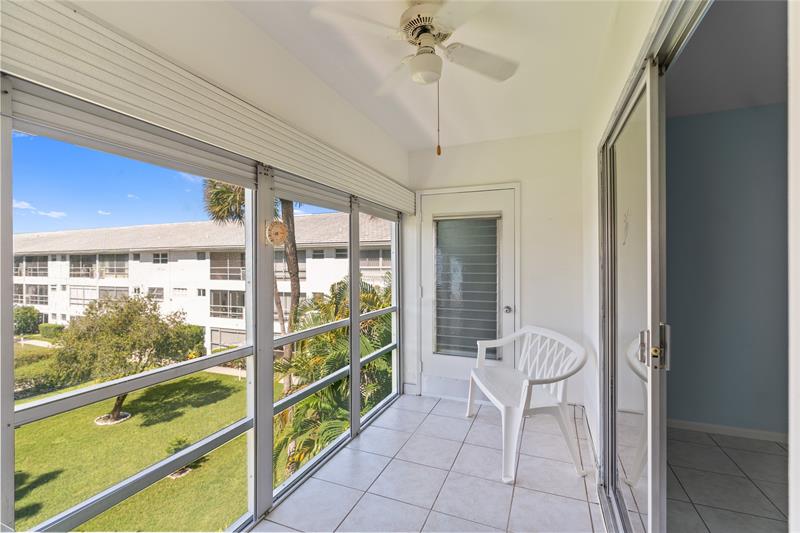 Image 20 of 36 For 2050 39th St  302e