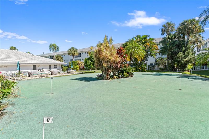 Image 3 of 36 For 2050 39th St  302e