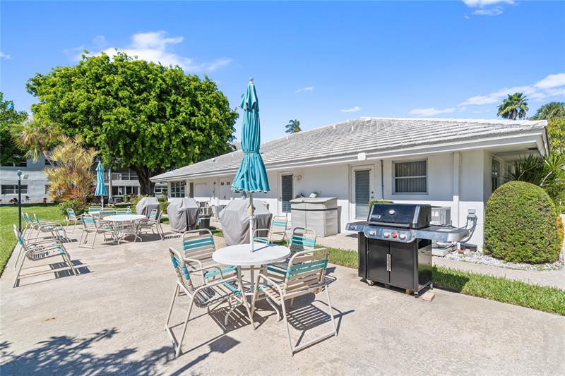 Image 31 of 36 For 2050 39th St  302e