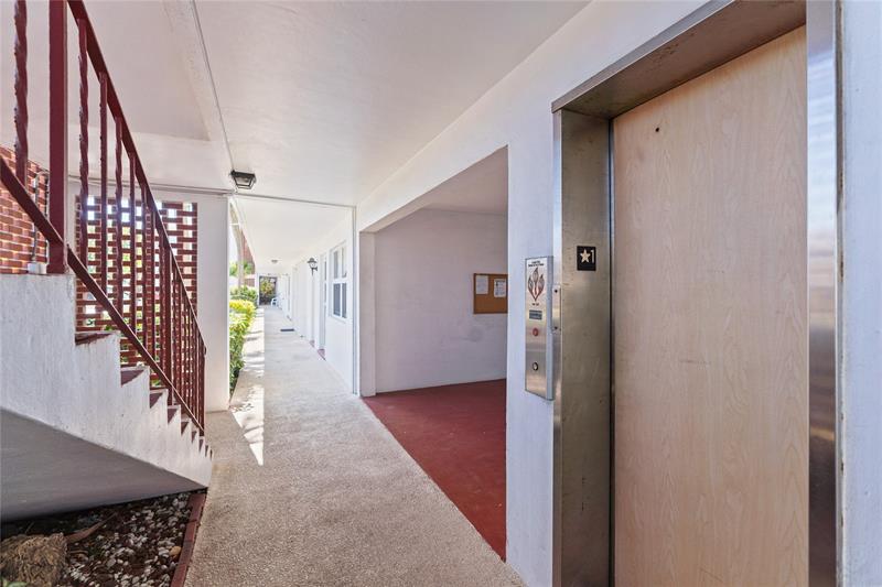 Image 5 of 36 For 2050 39th St  302e