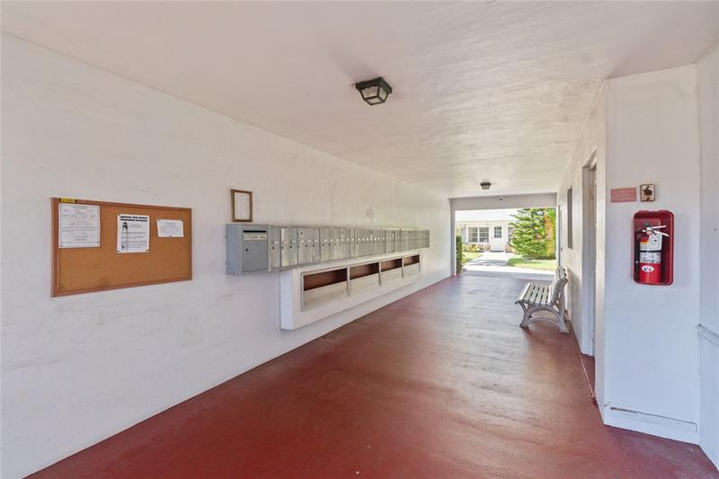 Image 6 of 36 For 2050 39th St  302e