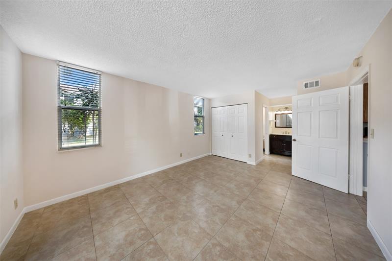 Image 12 of 26 For 941 Lyons Rd  5101