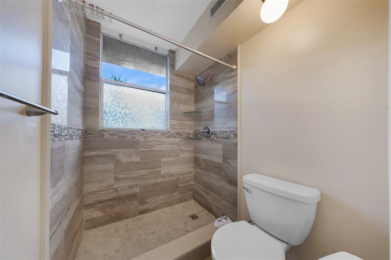 Image 14 of 26 For 941 Lyons Rd  5101