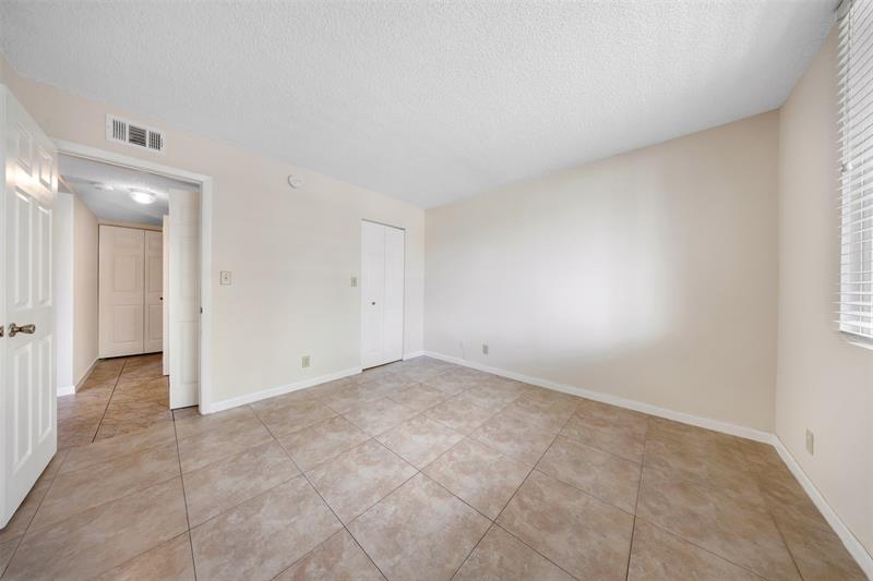 Image 16 of 26 For 941 Lyons Rd  5101