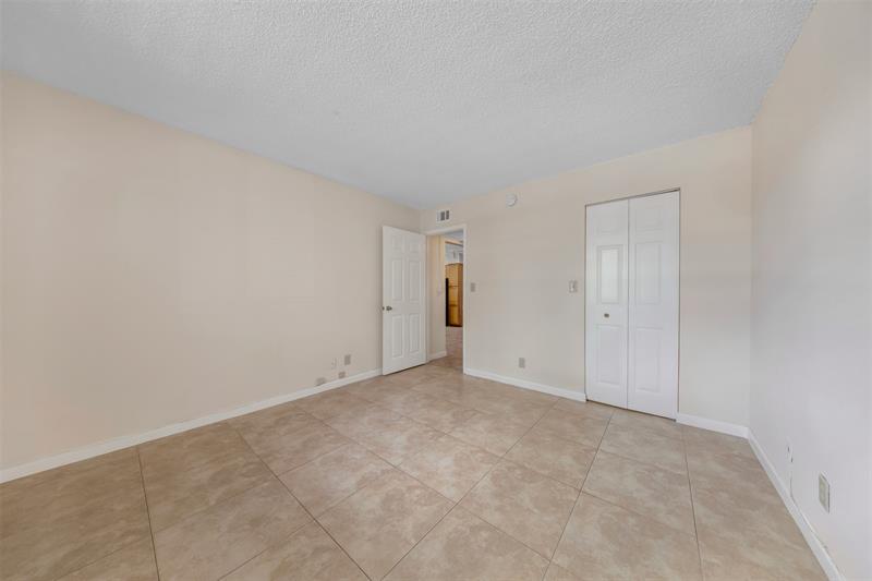 Image 17 of 26 For 941 Lyons Rd  5101