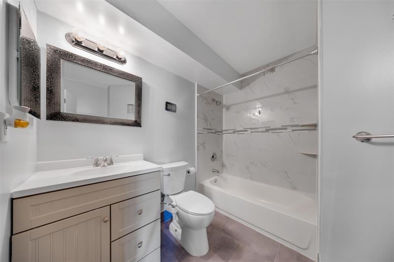 Image 19 of 26 For 941 Lyons Rd  5101