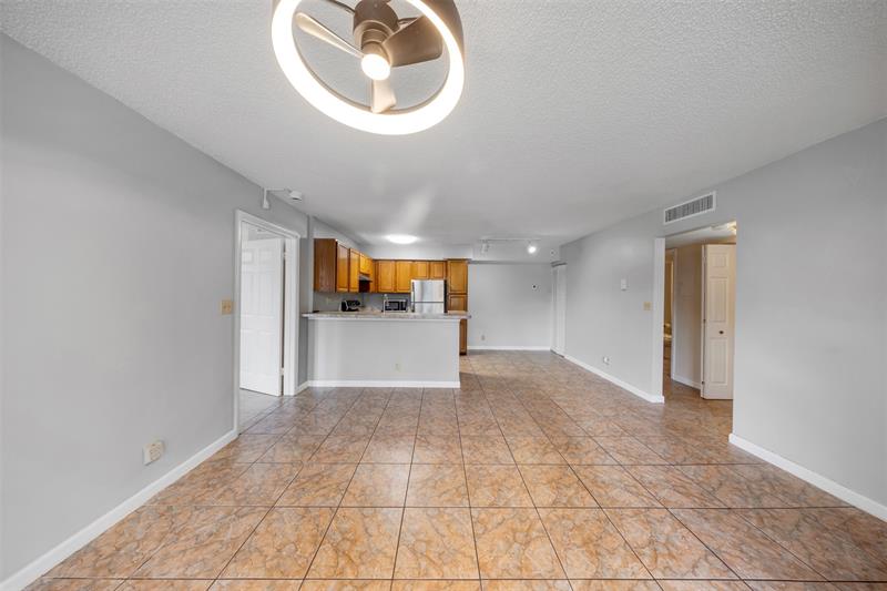 Image 6 of 26 For 941 Lyons Rd  5101