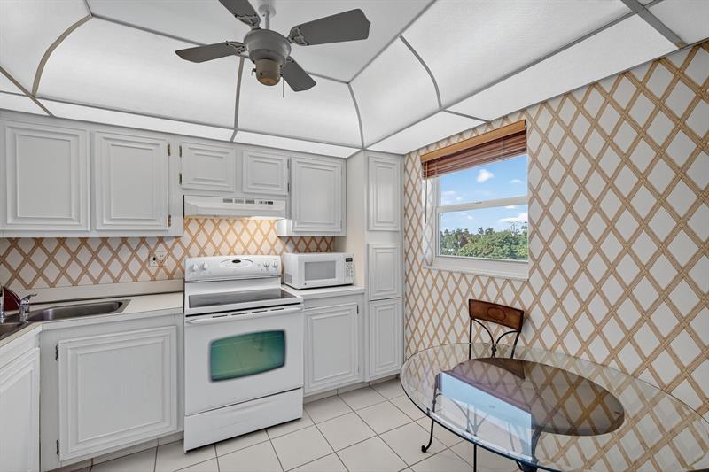 Image 11 of 57 For 1541 Ocean Blvd  405