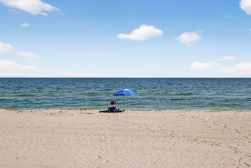 Image 44 of 57 For 1541 Ocean Blvd  405