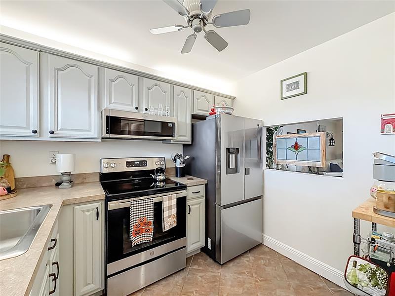 Image 10 of 52 For 6570 Royal Palm Blvd  312