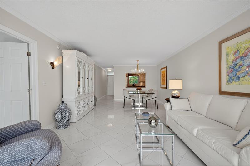 Image 22 of 61 For 1541 Ocean Blvd  406