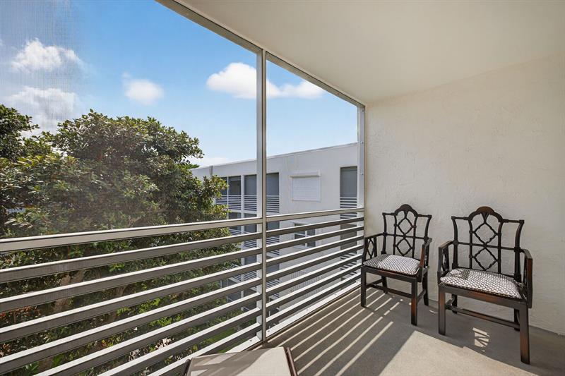 Image 32 of 61 For 1541 Ocean Blvd  406