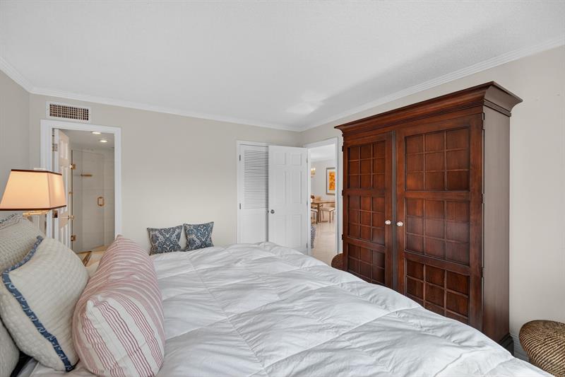 Image 35 of 61 For 1541 Ocean Blvd  406