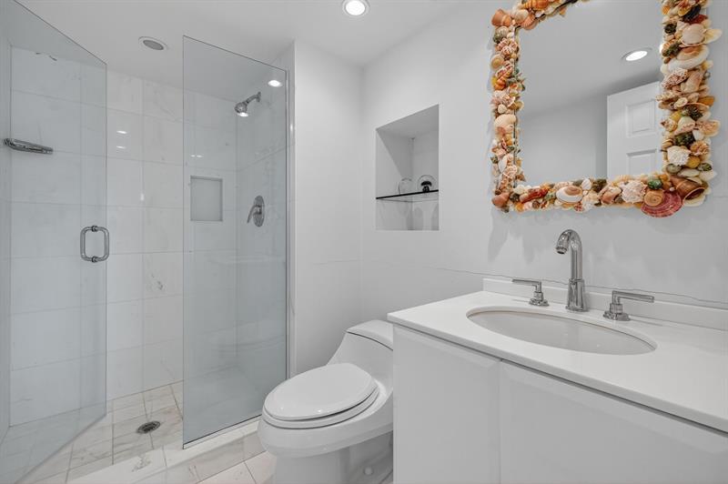 Image 37 of 61 For 1541 Ocean Blvd  406