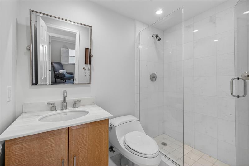 Image 40 of 61 For 1541 Ocean Blvd  406