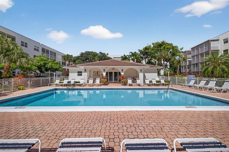 Image 42 of 61 For 1541 Ocean Blvd  406