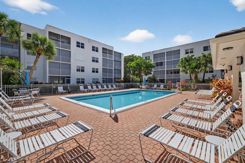 Image 44 of 61 For 1541 Ocean Blvd  406