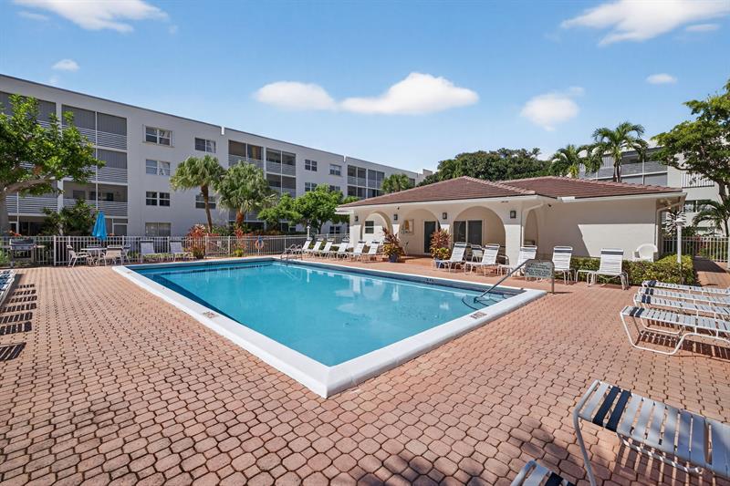 Image 45 of 61 For 1541 Ocean Blvd  406