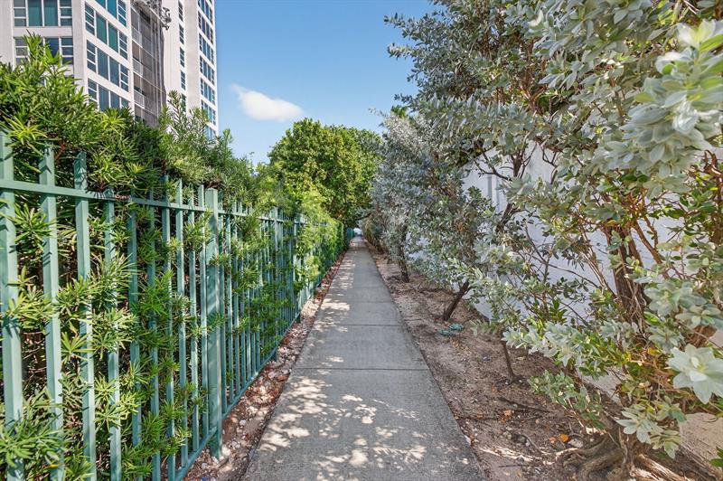 Image 51 of 61 For 1541 Ocean Blvd  406