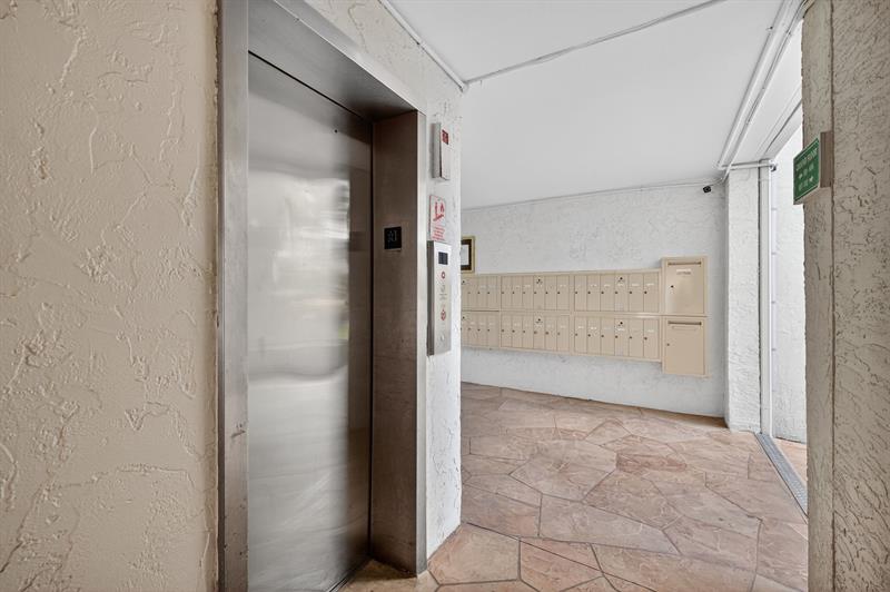 Image 7 of 61 For 1541 Ocean Blvd  406