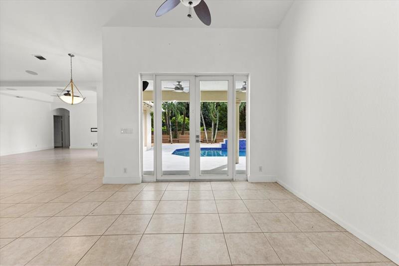 Image 16 of 45 For 6160 58th Ct