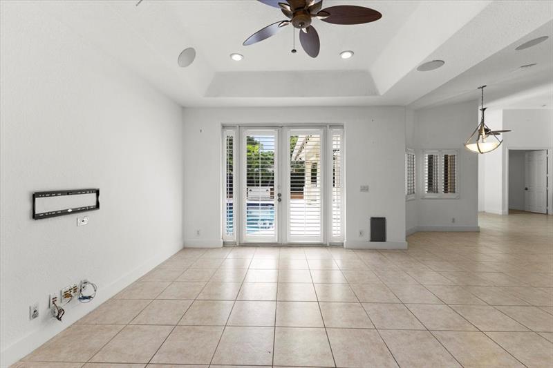 Image 17 of 45 For 6160 58th Ct