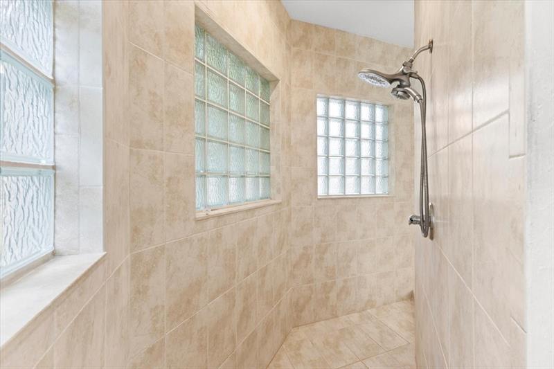 Image 27 of 45 For 6160 58th Ct