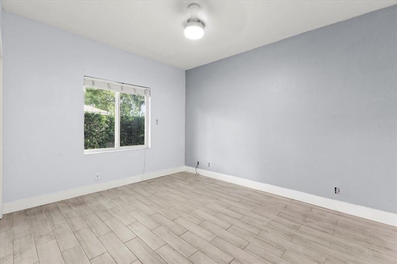 Image 33 of 45 For 6160 58th Ct