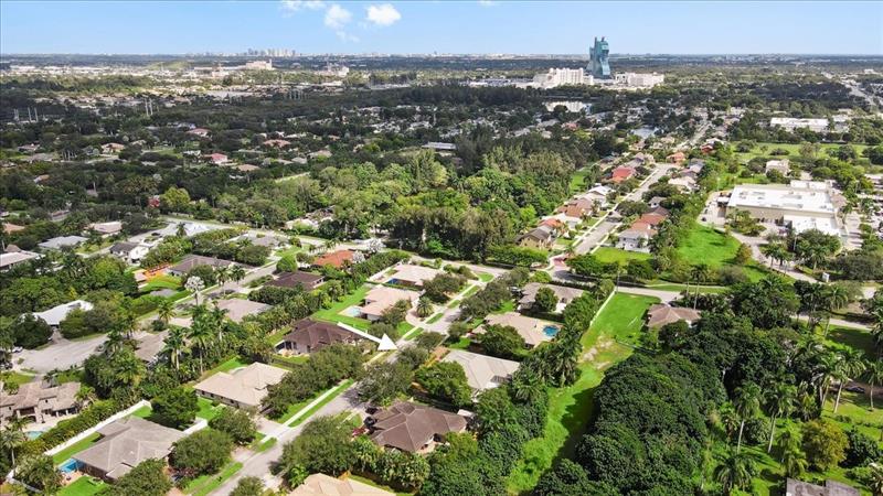 Image 43 of 45 For 6160 58th Ct