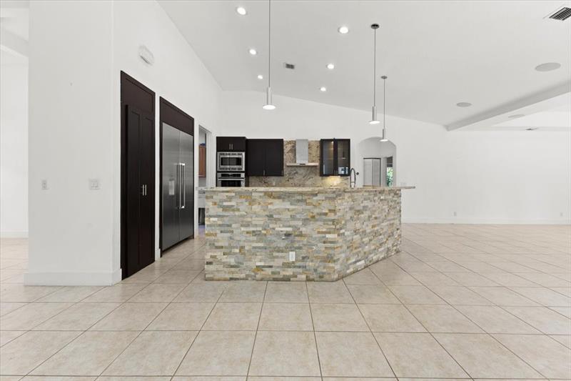 Image 7 of 45 For 6160 58th Ct