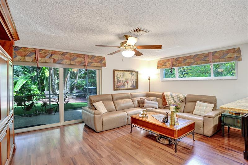 Image 15 of 61 For 11149 Helena Dr