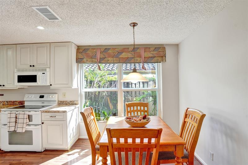 Image 22 of 61 For 11149 Helena Dr