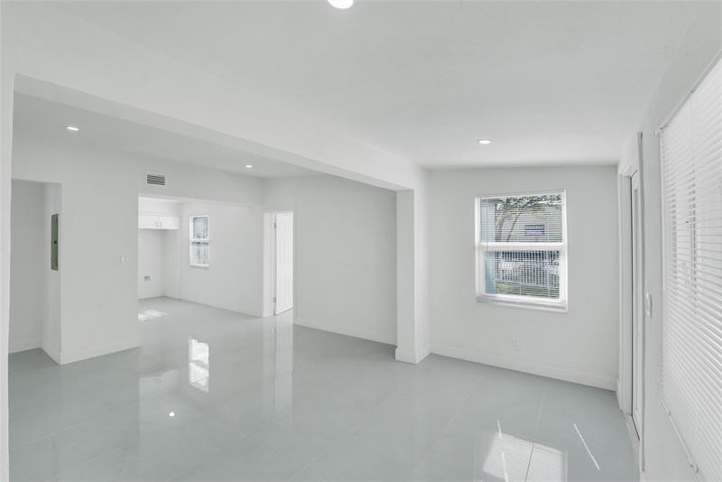 Image 14 of 52 For 2396 Service Road