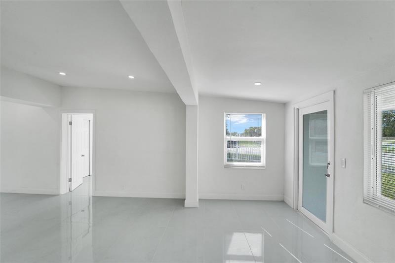 Image 15 of 52 For 2396 Service Road