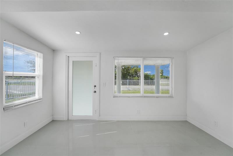 Image 17 of 52 For 2396 Service Road