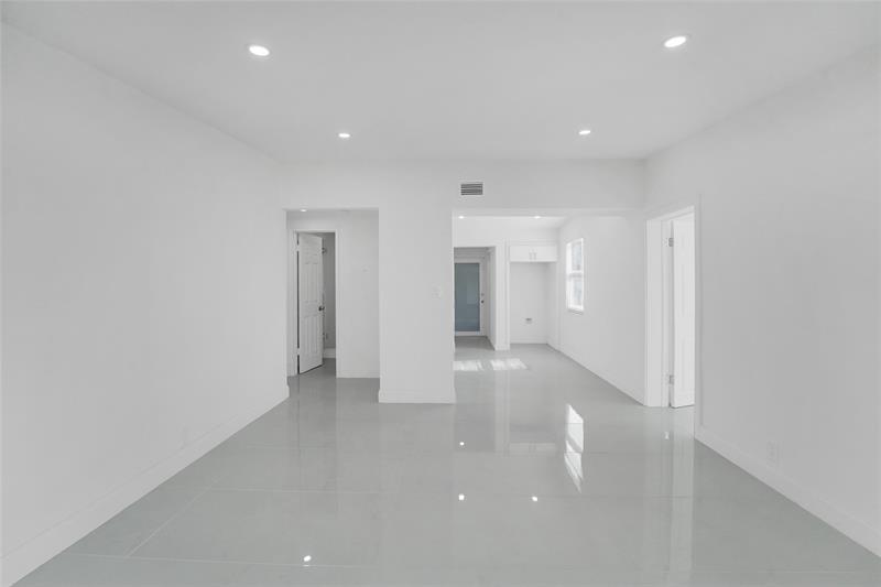 Image 18 of 52 For 2396 Service Road