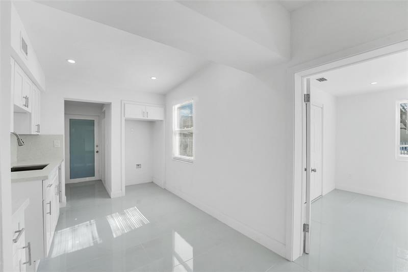 Image 20 of 52 For 2396 Service Road