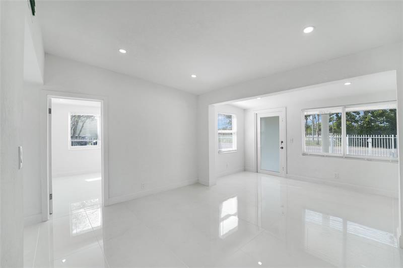 Image 24 of 52 For 2396 Service Road