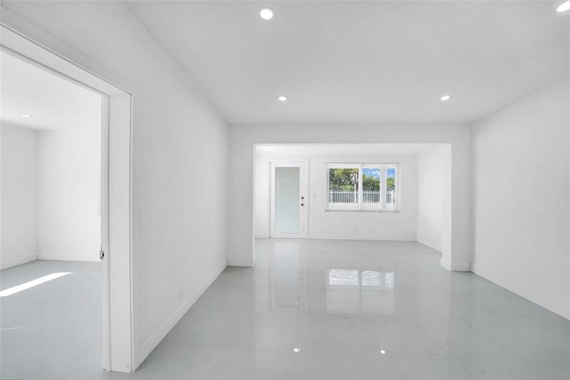 Image 25 of 52 For 2396 Service Road