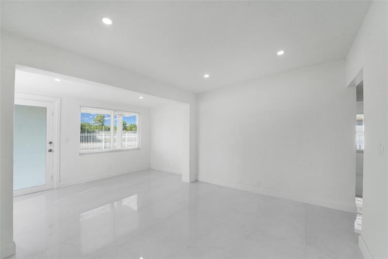 Image 28 of 52 For 2396 Service Road