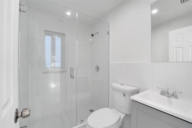 Image 29 of 52 For 2396 Service Road