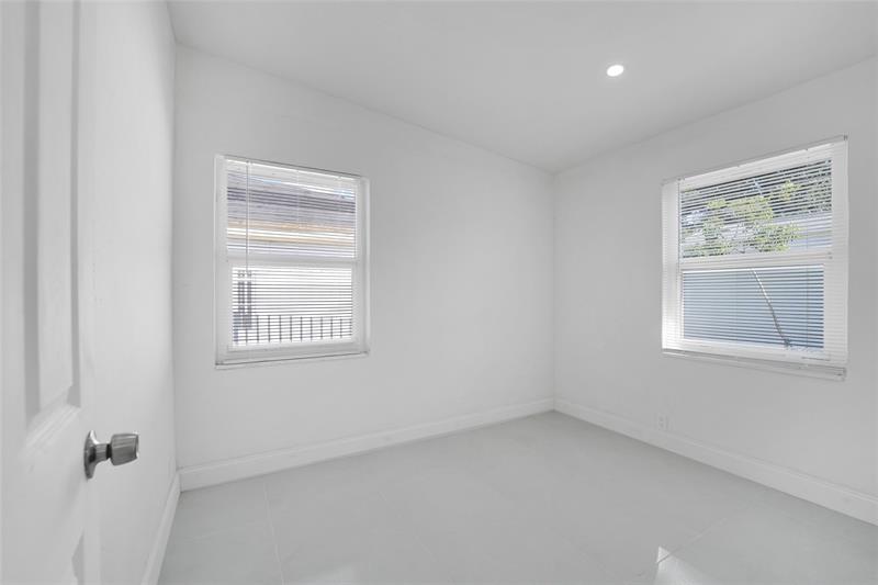 Image 31 of 52 For 2396 Service Road